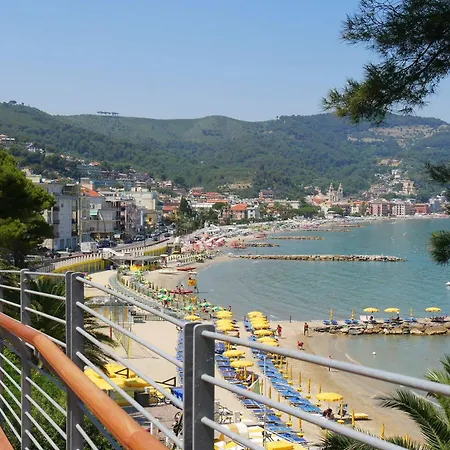 Cosy Loft 500m From Sea - Happy Alassio